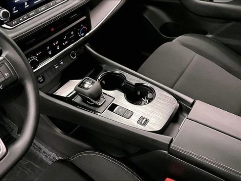 New 2025 Nissan Rogue S image 9