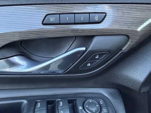 Used 2024 GMC Terrain Denali w/ Denali Premium Package image 22