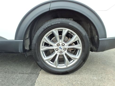 Used 2020 Ford Explorer XLT w/ Equipment Group 202A AWD/4WD image 7