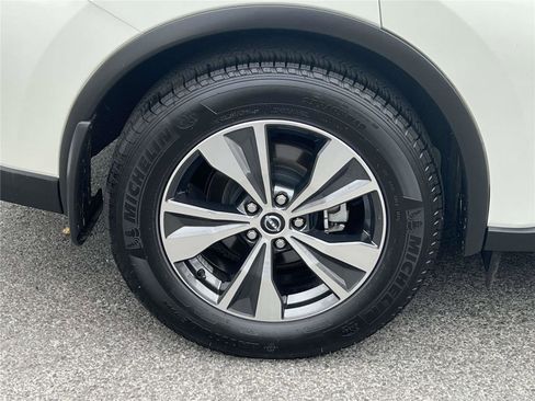 Certified 2024 Nissan Murano SV image 10