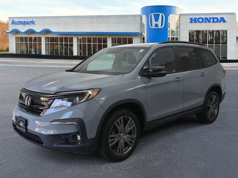 Certified 2022 Honda Pilot Sport image 1
