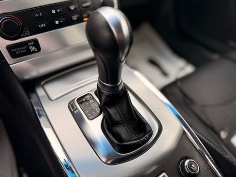 Used 2013 INFINITI G37 Sport w/ Premium Pkg image 25