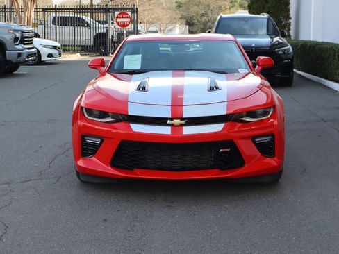 Used 2018 Chevrolet Camaro SS image 3