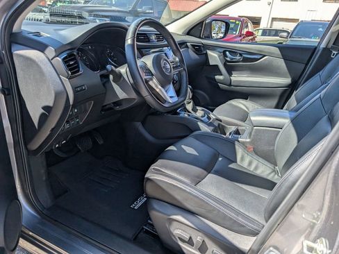 Used 2022 Nissan Rogue Sport SL image 11