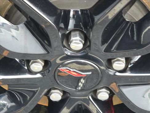 Used 2015 Chevrolet Corvette Stingray Convertible image 32