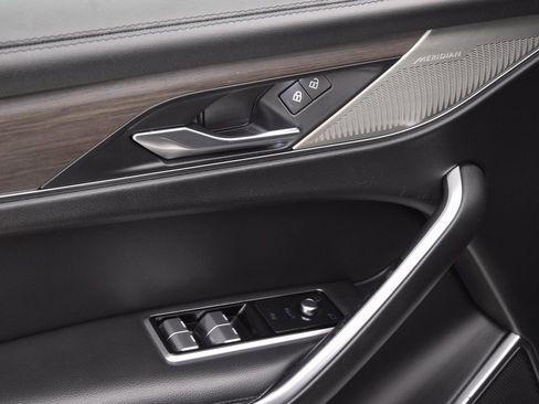 Used 2021 Jaguar F-PACE S image 22