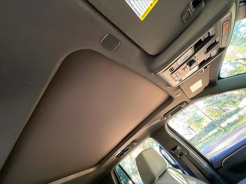 Used 2021 GMC Yukon SLT w/ SLT Luxury Plus Package image 24