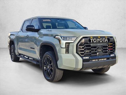 Used 2025 Toyota Tundra Limited AWD/4WD image 3