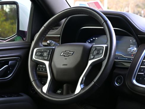 Used 2022 Chevrolet Tahoe Z71 w/ Luxury Package image 18