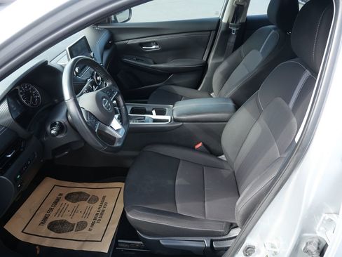 Used 2022 Nissan Sentra SV image 10