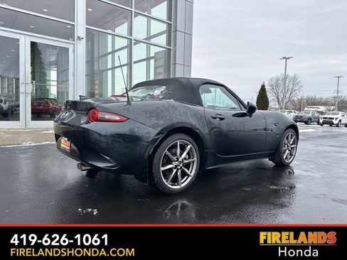 Used 2022 MAZDA MX-5 Miata Grand Touring w/ Weather Package image 9