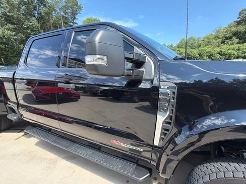 Used 2023 Ford F450 XLT w/ FX4 Off-Road Package AWD/4WD image 12