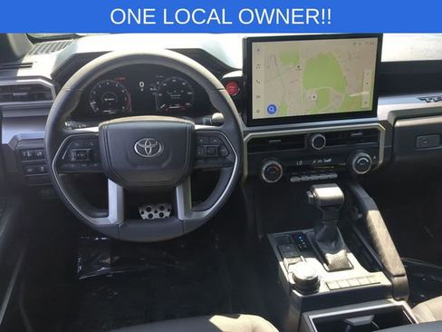 Used 2025 Toyota Tacoma TRD Sport AWD/4WD image 30