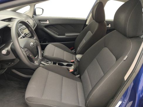 Used 2017 Kia Forte LX FWD image 17