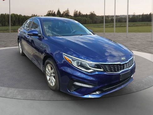 Used 2019 Kia Optima LX image 3