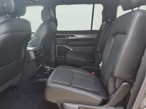 New 2026 Jeep Grand Wagoneer Limited AWD/4WD image 11