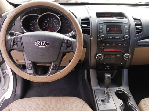 Used 2013 Kia Sorento EX w/ EX V6 Premium Pkg image 14