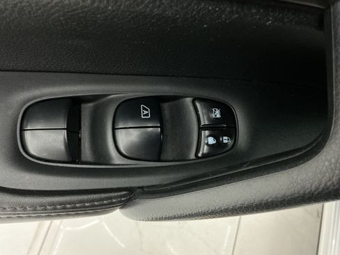 Used 2021 Nissan Rogue Sport S AWD/4WD image 37