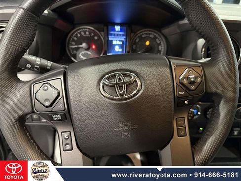 Used 2021 Toyota Tacoma TRD Sport w/ Technology Package image 17