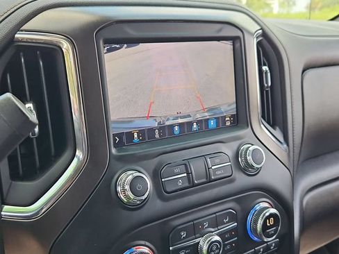 Used 2022 GMC Sierra 1500 AT4 w/ AT4 Premium Package AWD/4WD image 17