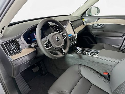 Used 2026 Volvo XC90 B5 Plus w/ Protection Package Premier AWD/4WD image 10