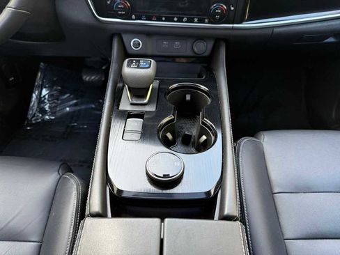 Used 2022 Nissan Rogue SL w/ SL Premium Package image 12