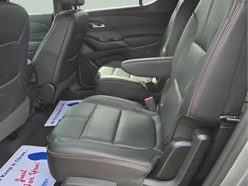 Used 2023 Chevrolet Traverse RS FWD image 9
