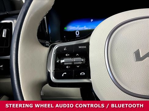 Certified 2023 Kia Sorento SX Prestige w/ Panoramic Sunroof Package AWD/4WD image 10