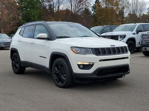 Used 2021 Jeep Compass Latitude image 2