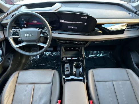 Used 2025 Audi Q6 e-tron Premium Plus w/ Premium Plus image 3