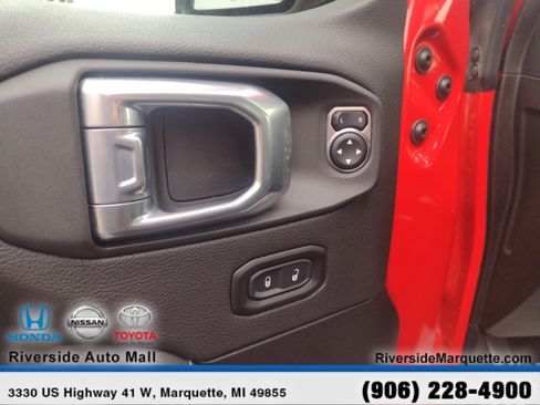 Used 2022 Jeep Wrangler Unlimited Sahara image 23