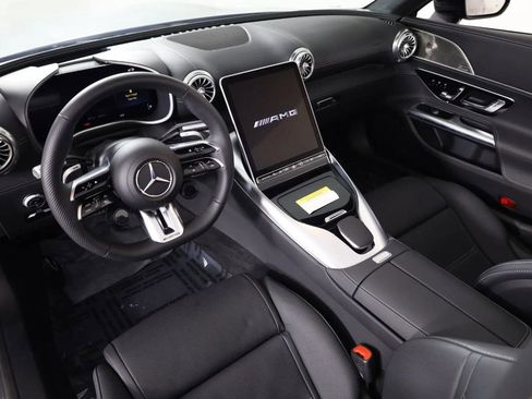 Used 2022 Mercedes-Benz SL 63 AMG 4MATIC w/ AMG Aerodynamic Package image 29