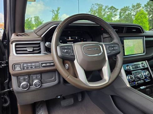 Used 2023 GMC Yukon XL Denali w/ LPO, Floor Liner Package AWD/4WD image 10