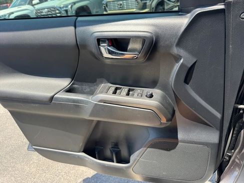 Used 2019 Toyota Tacoma TRD Sport AWD/4WD image 20