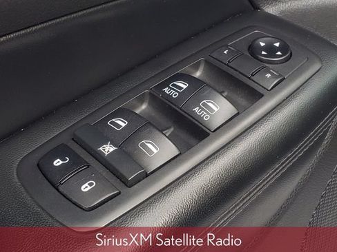 Used 2019 Jeep Grand Cherokee Altitude AWD/4WD image 13