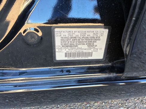 Used 2025 Nissan Versa SV image 27