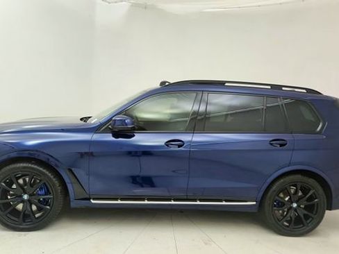 Used 2024 BMW X7 xDrive40i w/ Executive Package image 3
