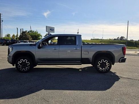 Used 2025 GMC Sierra 2500 Denali Ultimate AWD/4WD image 4