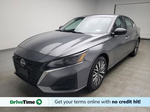 Used 2024 Nissan Altima 2.5 SV image 1