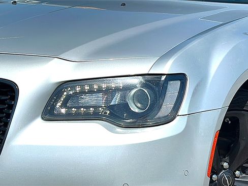 Used 2022 Chrysler 300 S RWD image 4