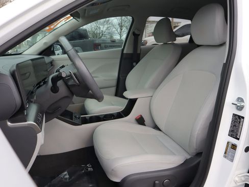 Used 2024 Hyundai Kona SEL w/ Convenience Package image 7