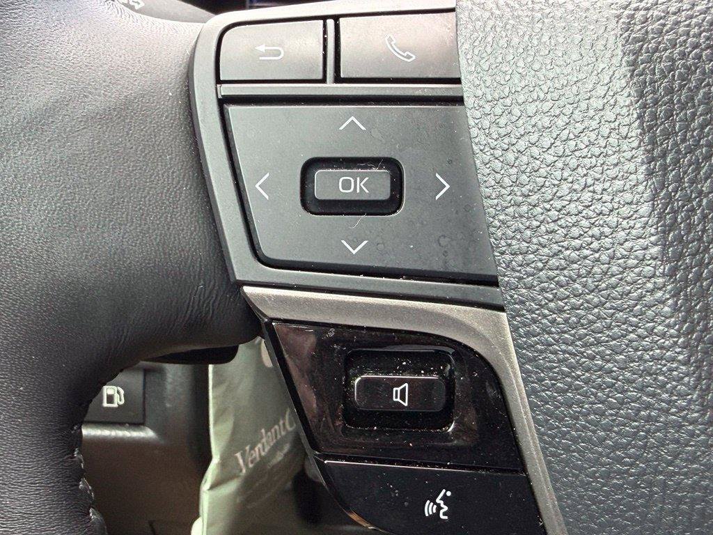 Used 2025 Toyota Camry XSE FWD image 20
