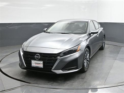 Certified 2023 Nissan Altima 2.5 SV image 30