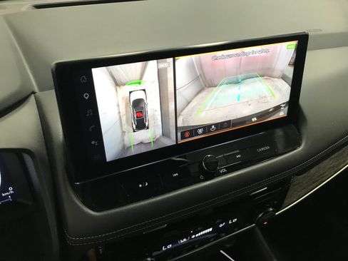 Used 2025 Nissan Rogue Platinum w/ Platinum Premium Package FWD image 21