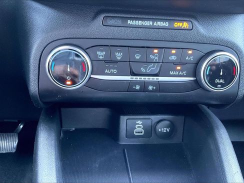 Certified 2025 Ford Escape ST-Line AWD/4WD image 29