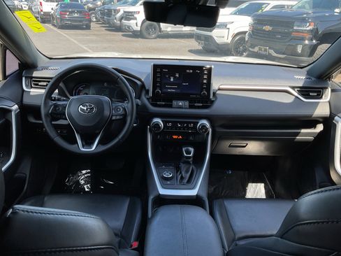 Used 2020 Toyota RAV4 XSE w/ XSE Grade Weather Package AWD/4WD image 17