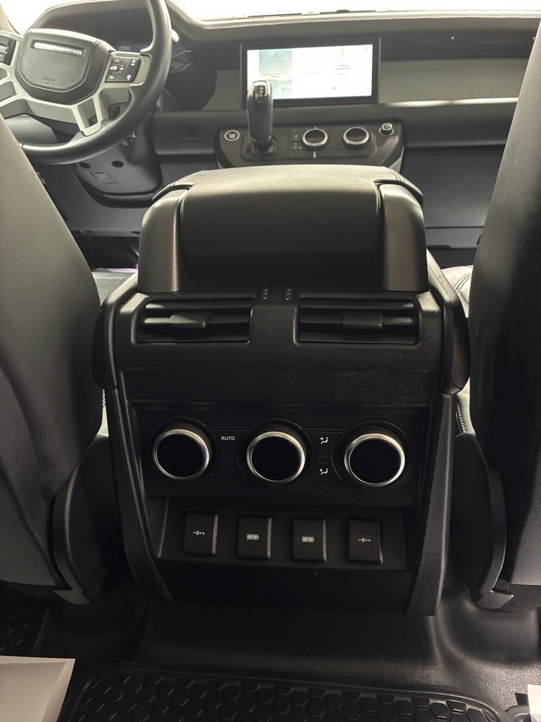 Used 2020 Land Rover Defender 110 SE AWD/4WD image 26