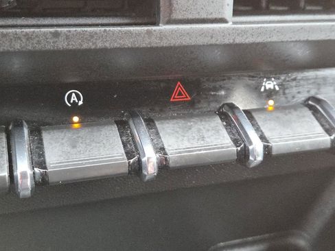 Used 2023 Chevrolet Colorado W/T image 27