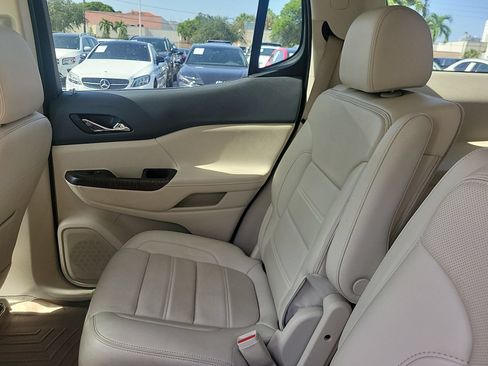 Used 2023 GMC Acadia Denali w/ Denali Ultimate Package FWD image 18