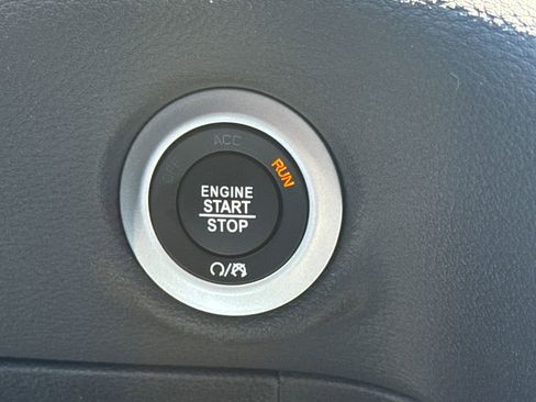 New 2026 Chrysler Pacifica Select image 26